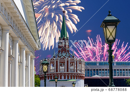 Fireworks over the Moscow Kremlin during Victory Day (WWII), Russia Fireworks over the Moscow Kremlin during Victory Day (WWII), Russia 68778088