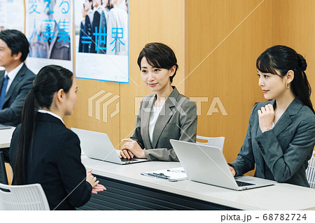 会社説明会の開催風景 68782724