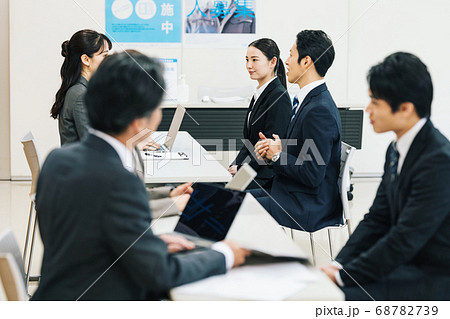 会社説明会の開催風景 68782739