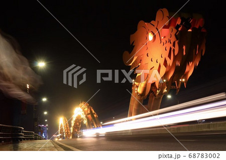 ベトナムダナンのドラゴン橋 ベトナムダナンのドラゴン橋 68783002