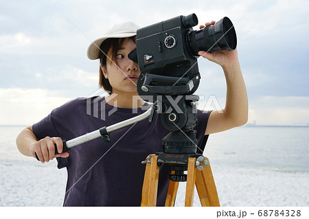 女性カメラマン 68784328