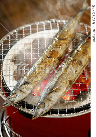 サンマの炭火焼き 秋イメージ サンマの炭火焼き 秋イメージ 68785740