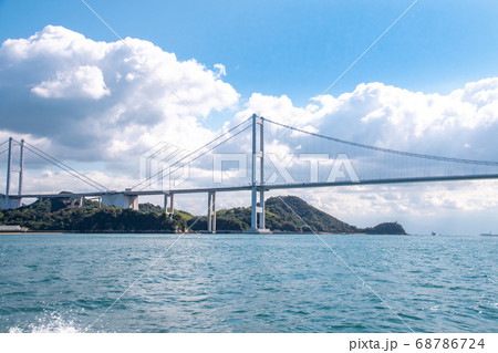 遊覧船から瀬戸内海・来島海峡大橋を眺める 遊覧船から瀬戸内海・来島海峡大橋を眺める 68786724