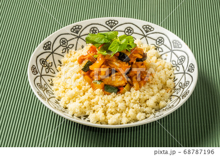北アフリカ料理 ひよこ豆とクスクス  Boiled chickpeas with couscous  68787196