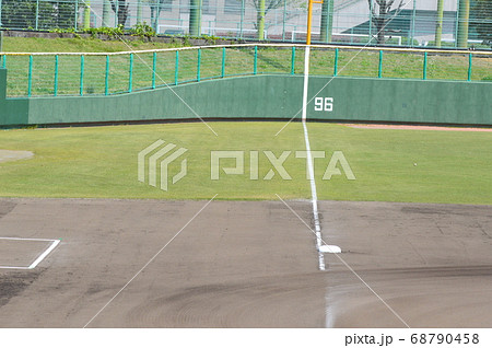 野球のグラウンド〜レフト線（高知市野球場／高知県高知市大原町） 68790458