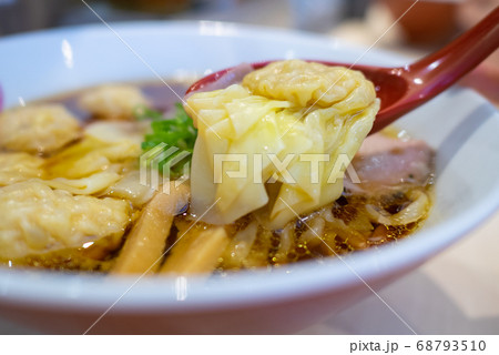 ワンタン麺 68793510