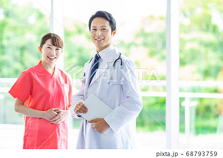 医療イメージ　男女 68793759