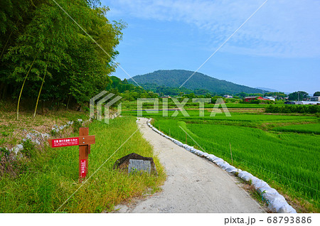 三輪山 山の辺の道 額田王歌碑 万葉集ゆかりの古道 三輪山 山の辺の道 額田王歌碑 万葉集ゆかりの古道 68793886