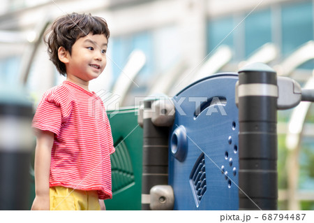 男の子 遊び場 遊び 68794487