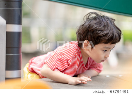 男の子 遊び場 遊び 68794491