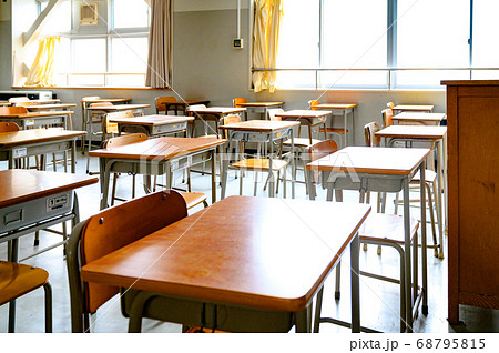 誰もいない学校の教室 誰もいない学校の教室 68795815
