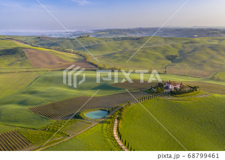 Aerial view Tuscany 68799461