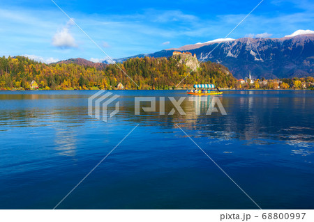 Lake Bled Blejsko Jezero, Slovenia panorama Lake Bled Blejsko Jezero, Slovenia panorama 68800997