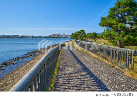 島根県松江市白潟公園遊歩道から北側(しんじ湖温泉方面)を見る 68801988