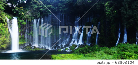 富士山の夏　天下の名瀑　白糸の滝　絹のような水流 68803104