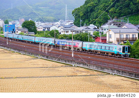 増結して6両編成で運転する特急南風 68804520