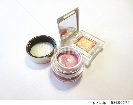 メイクアップ用の化粧品 68806574