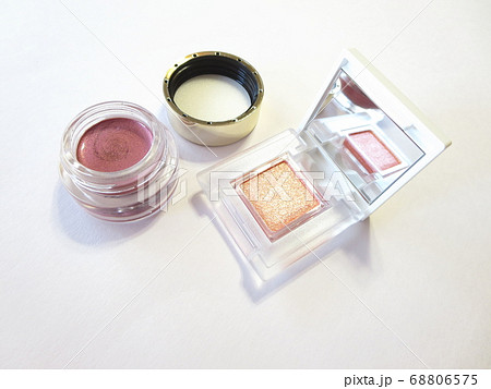 メイクアップ用の化粧品 68806575