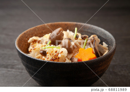 きのこの炊き込みご飯 きのこの炊き込みご飯 68811989