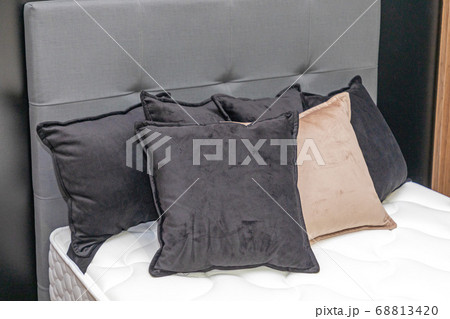 Black Pillows Black Pillows 68813420