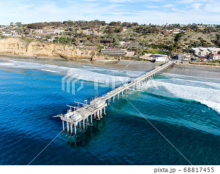 Aerial view of the scripps pier institute of oceanography, La Jolla, San Diego, California, USA. 68817455