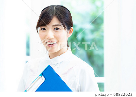 介護職の女性【ポートレート】 68822022