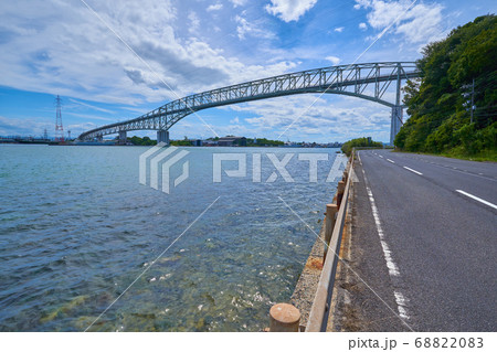 島根県松江市と鳥取県境港市をつなぐ境水道大橋を松江市側(県道2号)から見る 68822083