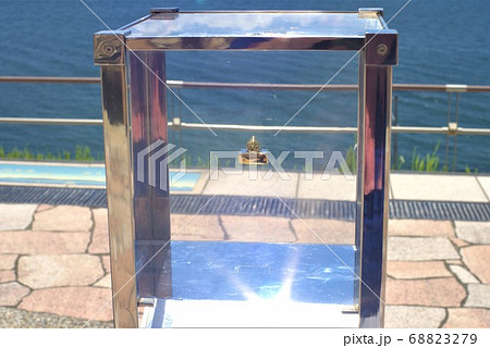 福岡県志賀島の金印公園に設置されている金印のレプリカ 68823279