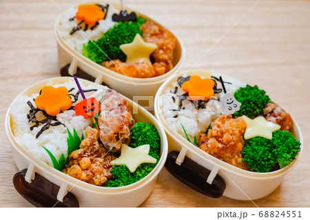 唐揚げ弁当　ハロウィン風 68824551