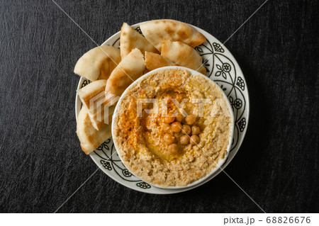 フムス 中東料理 Chickpeas And Olive Oil Sauce Hummus の写真素材