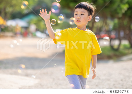 子供 遊び 男の子 68826778