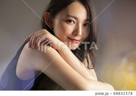 女性 笑う 笑顔 ビューティーの写真素材 6378