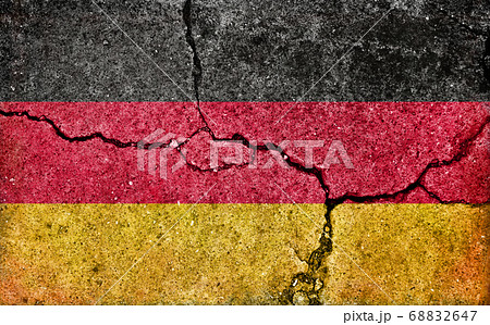 汚れた国旗イラスト(ひび割れたコンクリートの壁） / ドイツ 68832647