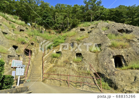 吉見百穴（横穴墓群） 68835266