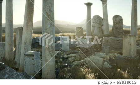The ancient Greek temple in Italy 68838015
