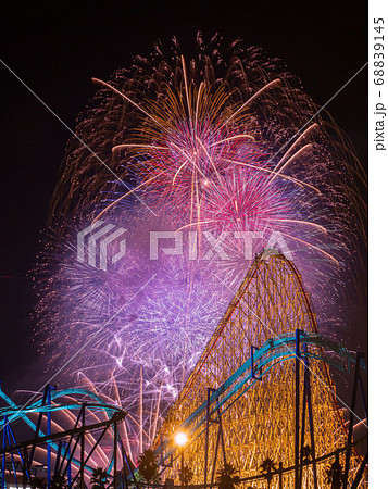 9月三重 長島 長島温泉の花火大競演の写真素材 6145