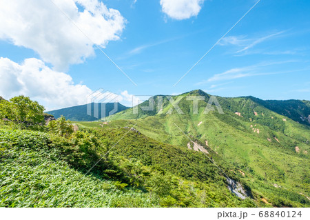 毛無峠の風景（毛無峠・破風岳・土鍋山を望む） 68840124
