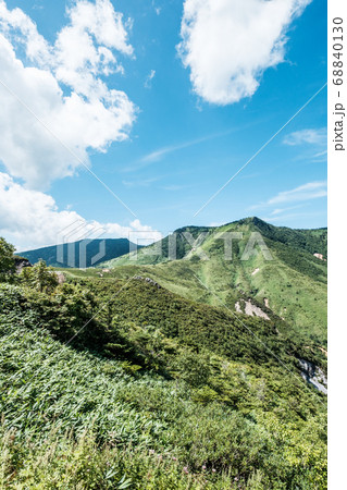 毛無峠の風景（毛無峠・破風岳・土鍋山を望む） 68840130