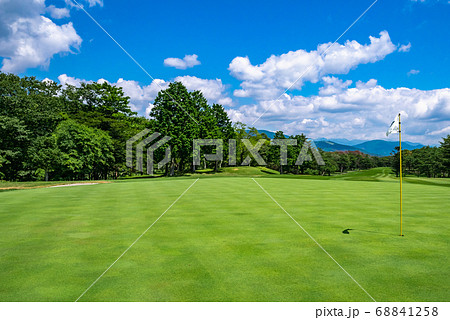 ゴルフ場 ゴルフコース パッティンググリーン ゴルフ場 ゴルフコース パッティンググリーン 68841258