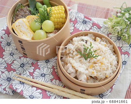 手作りのおいしい曲げわっぱのお弁当【炊き込みご飯】 68841661