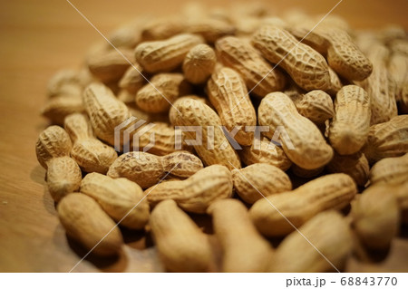 殻付きの落花生 殻付きの落花生 68843770