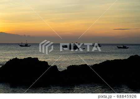 Sunset, sea, ocean Sunset, sea, ocean 68845926