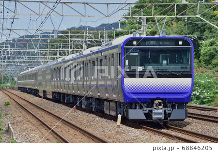 東海道本線　二宮－国府津　E235系1000番台　F-01編成（鎌倉）　基本編成　試運転 68846205