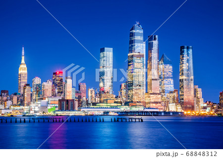 New York, United States - Manhattan skyline 68848312