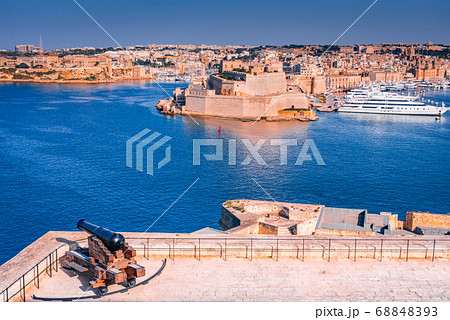 Valletta, Malta - Grand Harbour Valletta, Malta - Grand Harbour 68848393
