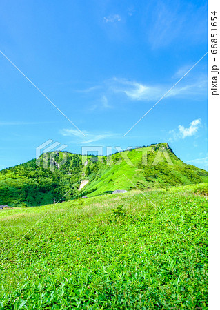 毛無峠の風景（毛無峠から破風岳を望む） 68851654