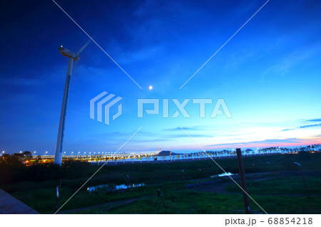 夕暮れ 夕闇 景色 68854218