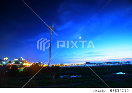 夕暮れ 夕闇 景色 68854219