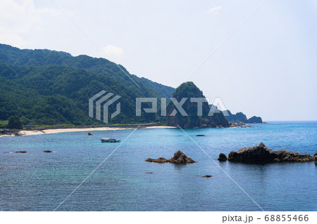 快晴の笹川流れと青い海 新潟県村上市 快晴の笹川流れと青い海 新潟県村上市 68855466