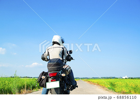バイクライフ 中型クルーザーバイクと一本道 千葉県 バイクライフ 中型クルーザーバイクと一本道 千葉県 68856110